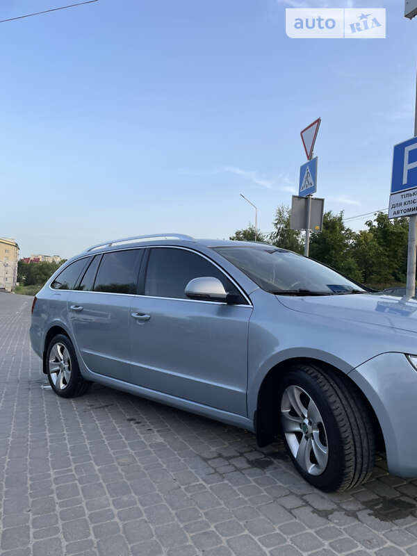Skoda Superb 2011