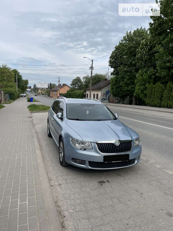 Skoda Superb 2011
