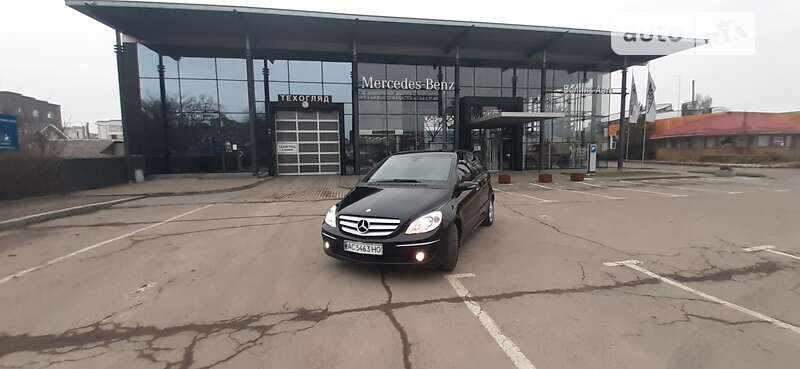 Mercedes-Benz-4