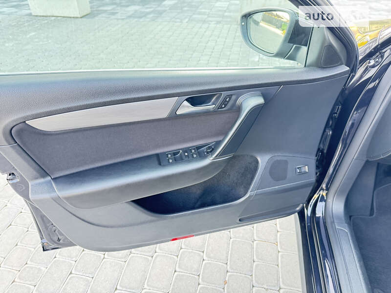 Volkswagen Passat 2011