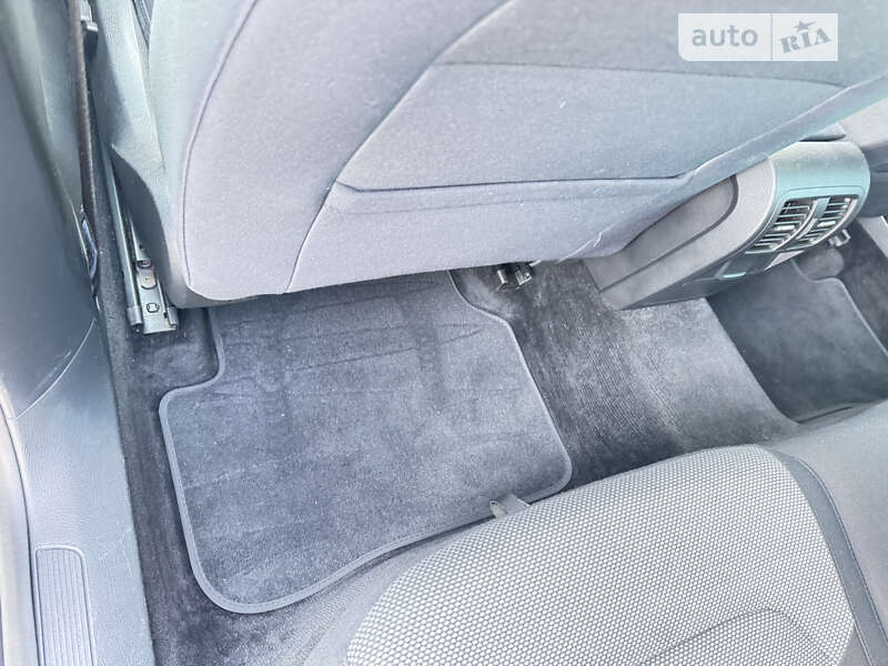 Volkswagen Passat 2011