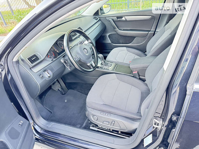 Volkswagen Passat 2011