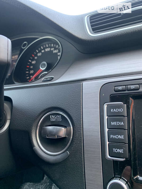 Volkswagen Passat 2011