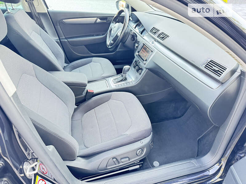 Volkswagen Passat 2011