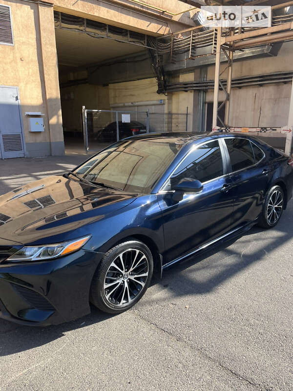Toyota Camry 2019