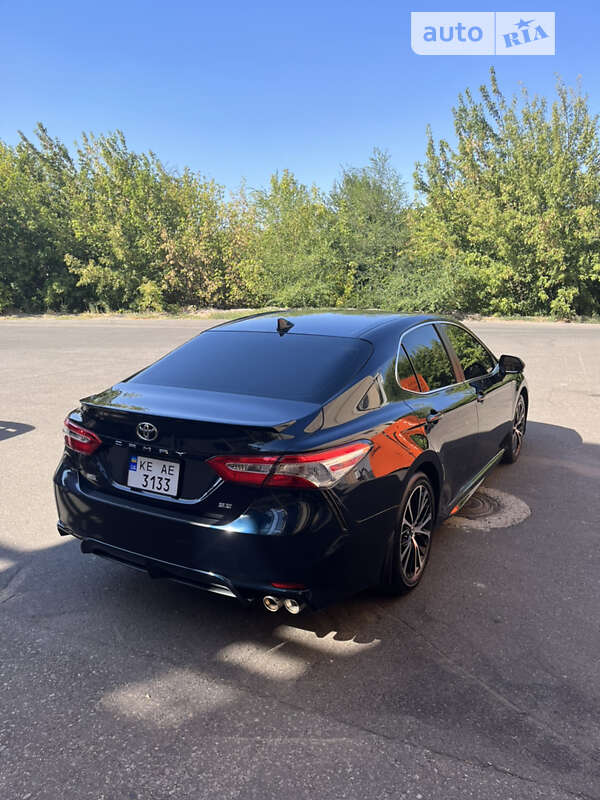 Toyota Camry 2019