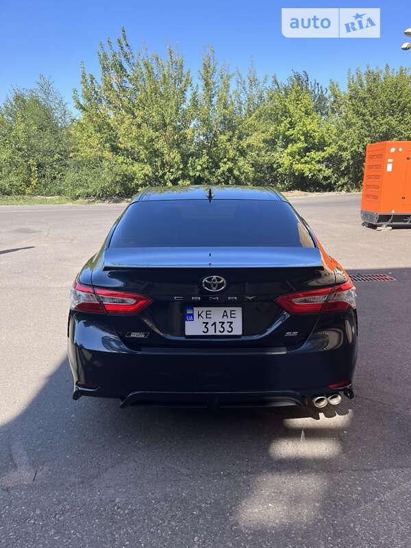 Toyota Camry 2019