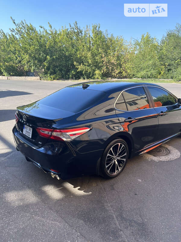 Toyota Camry 2019