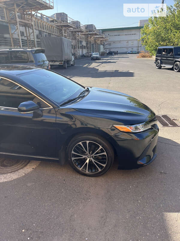 Toyota Camry 2019