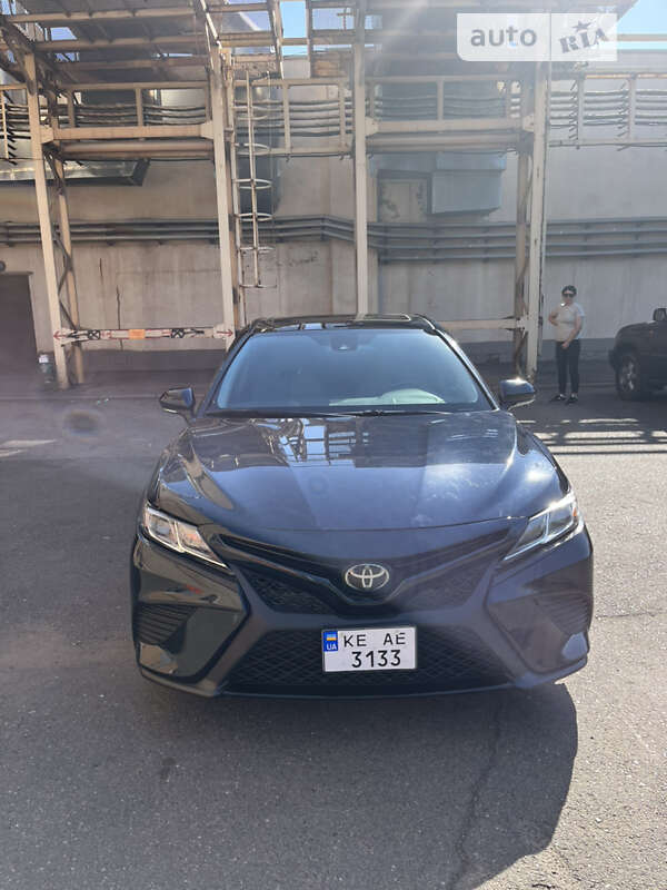 Toyota Camry 2019