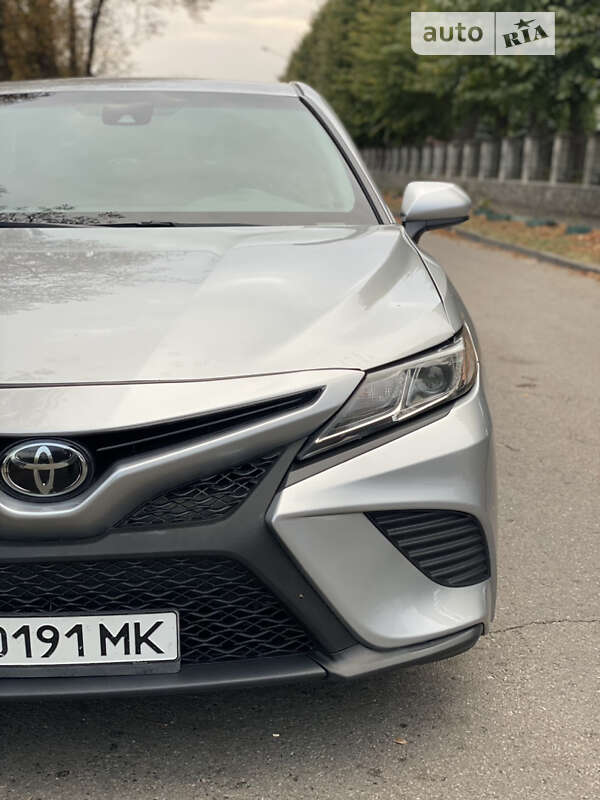 Toyota Camry 2019