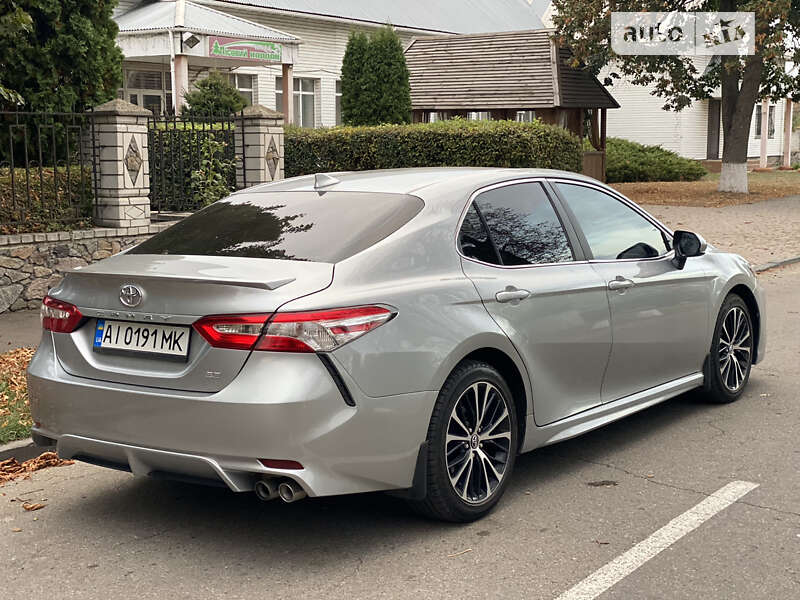 Toyota Camry 2019
