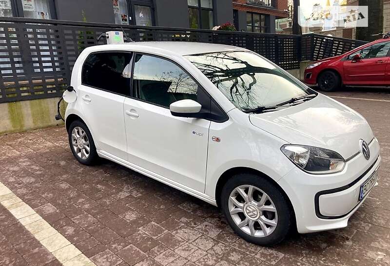 Volkswagen Up 2014