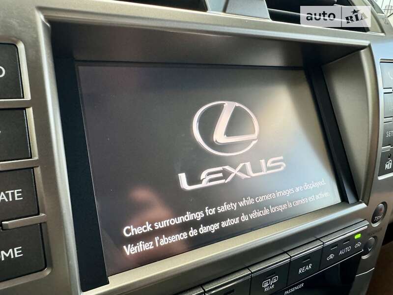 Lexus-81