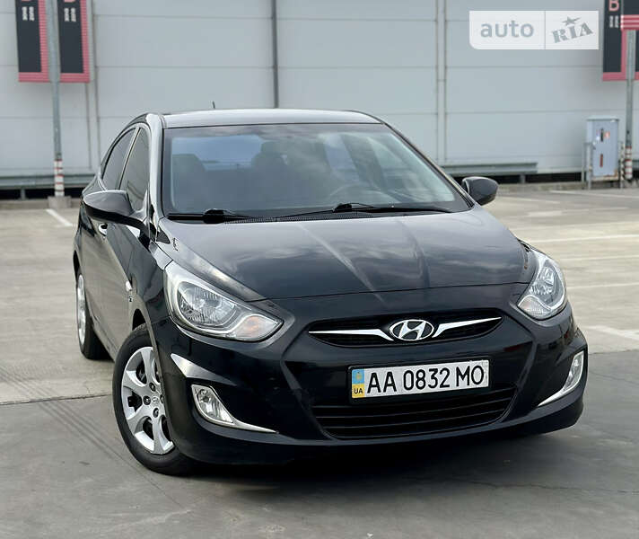 Hyundai Accent 2012