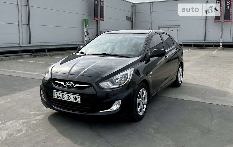 Hyundai Accent 2012