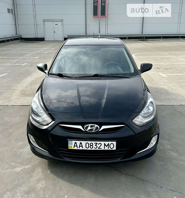 Hyundai Accent 2012