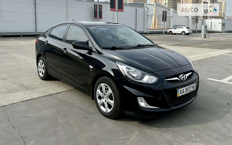 Hyundai Accent 2012