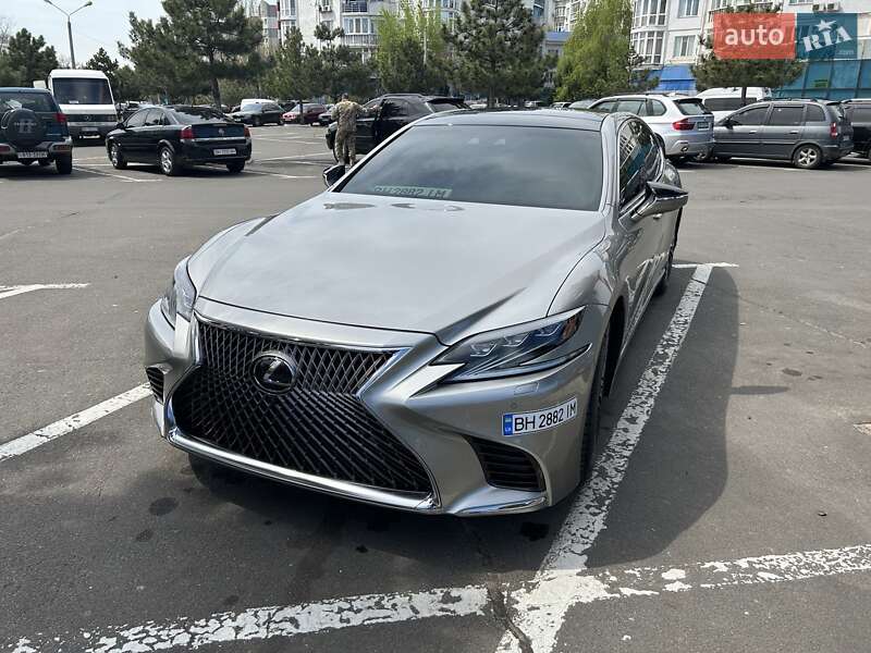 Lexus-40
