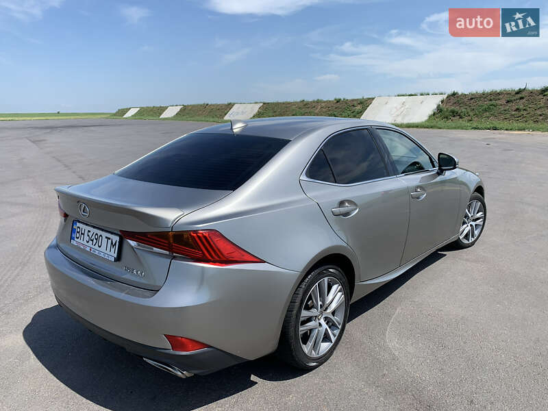 Lexus-6