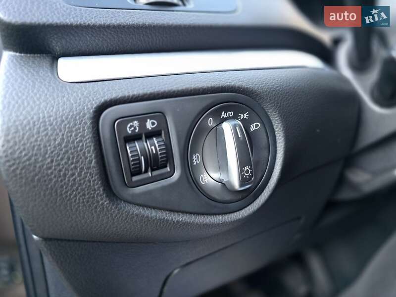 Volkswagen Sharan 2012