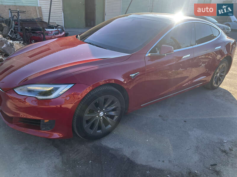 Tesla Model S 2017