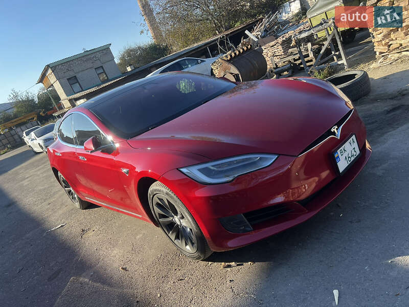 Tesla Model S 2017