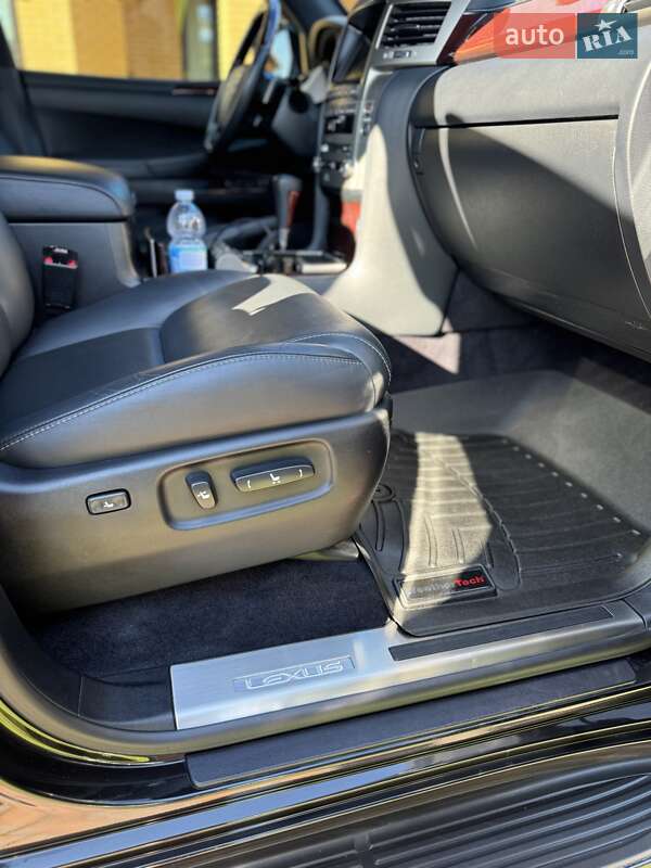 Lexus-39