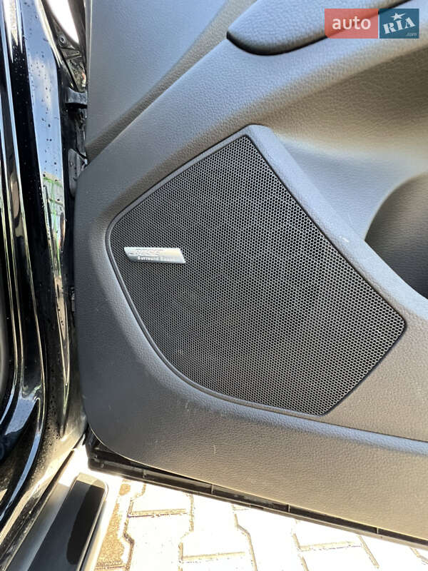 Audi-8