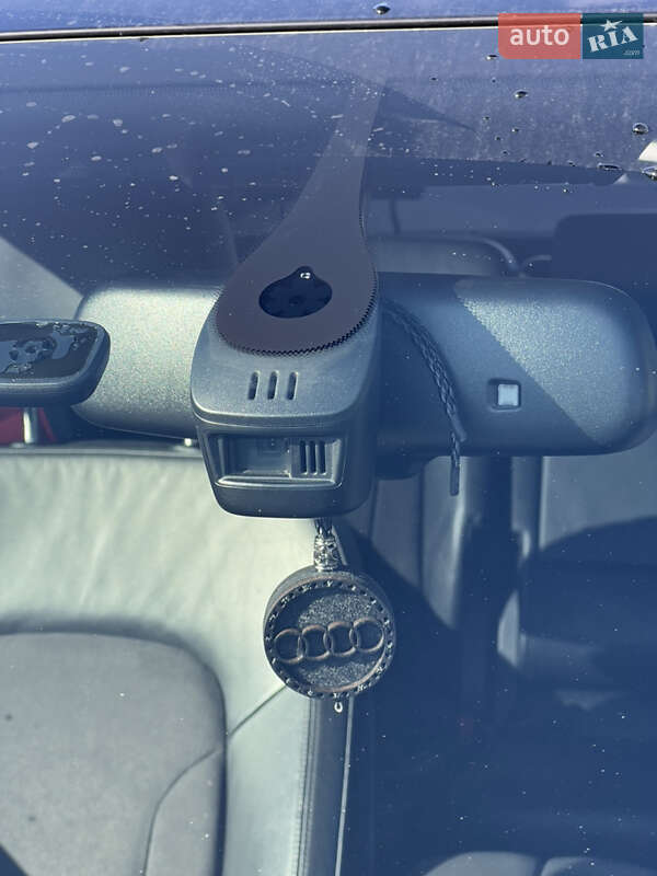 Audi-66