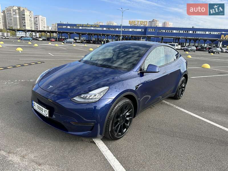 Tesla Model Y 2023