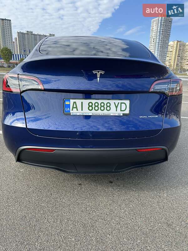 Tesla Model Y 2023