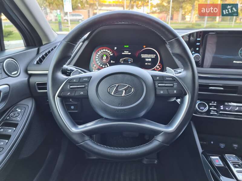 Hyundai-16