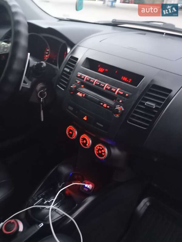 Mitsubishi Outlander 2008