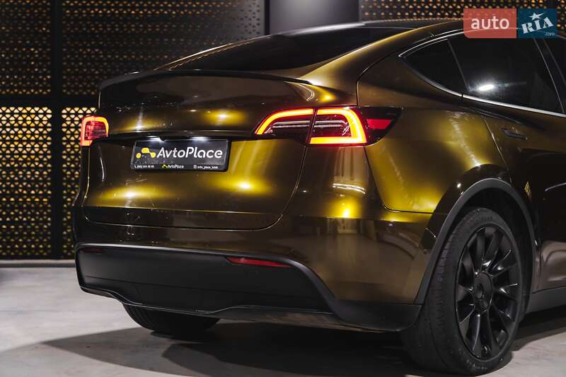 Tesla Model Y 2021