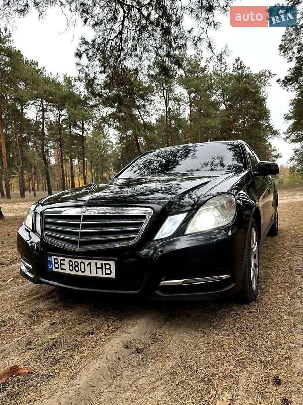 Mercedes-Benz-17