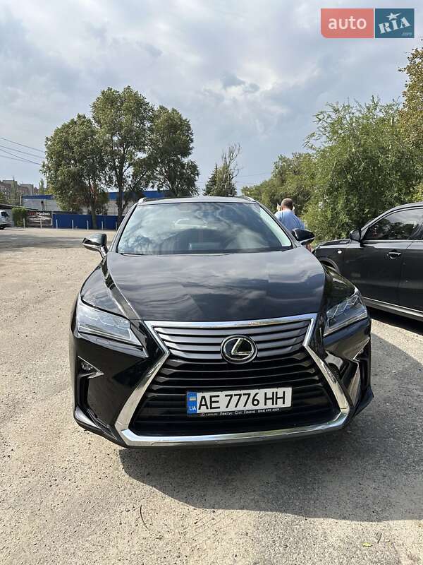 Lexus-10