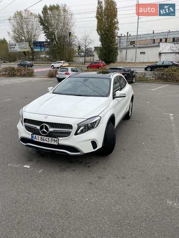 Mercedes-Benz-4