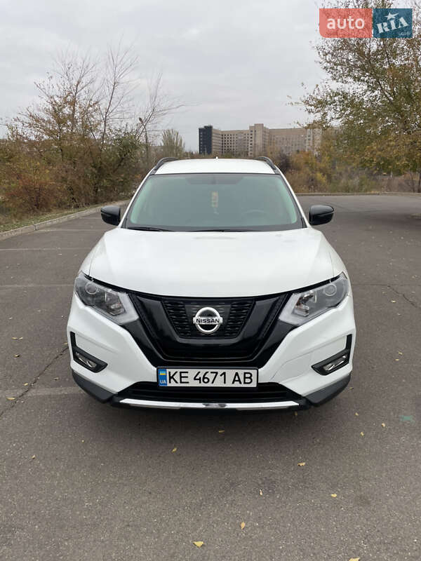 Nissan-12