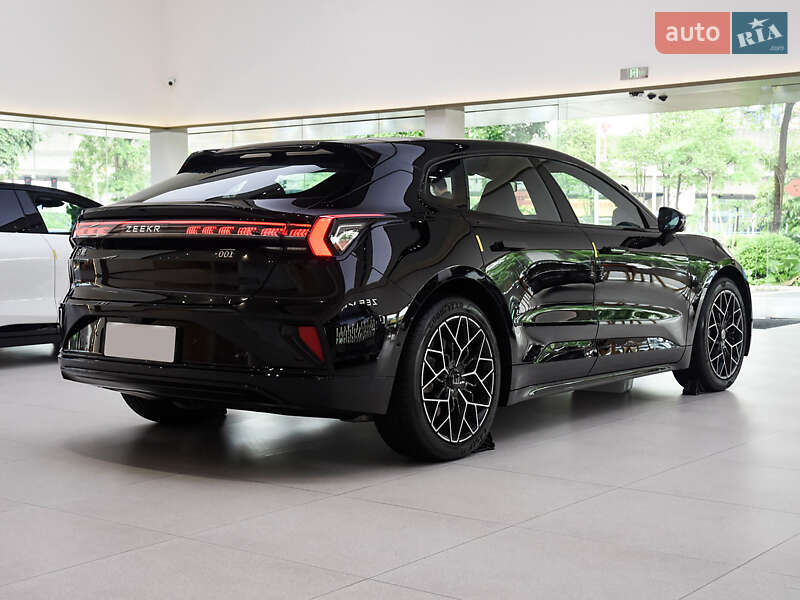 Zeekr 001 2025