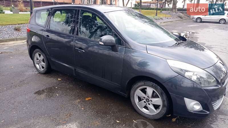 Renault Grand Scenic 2011