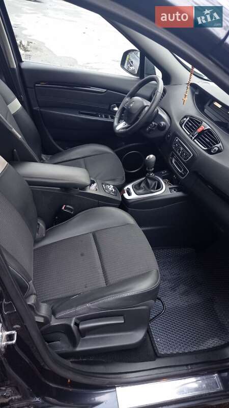 Renault Grand Scenic 2011