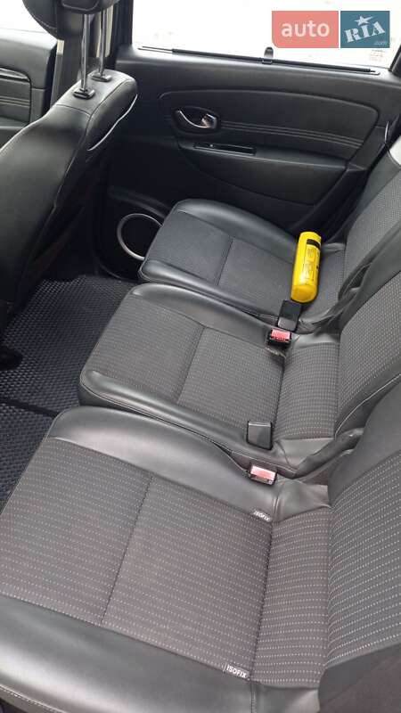 Renault Grand Scenic 2011