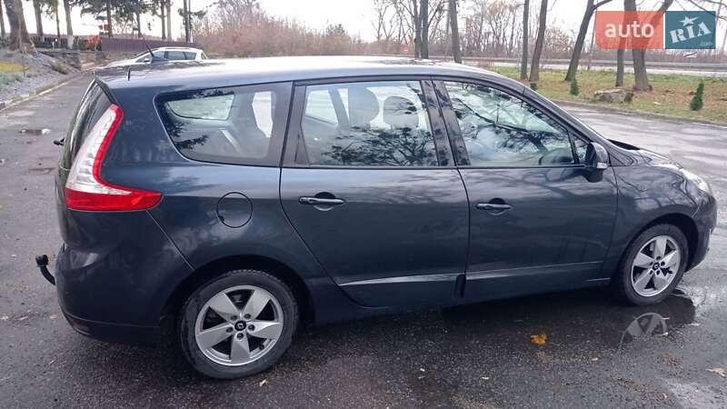 Renault Grand Scenic 2011