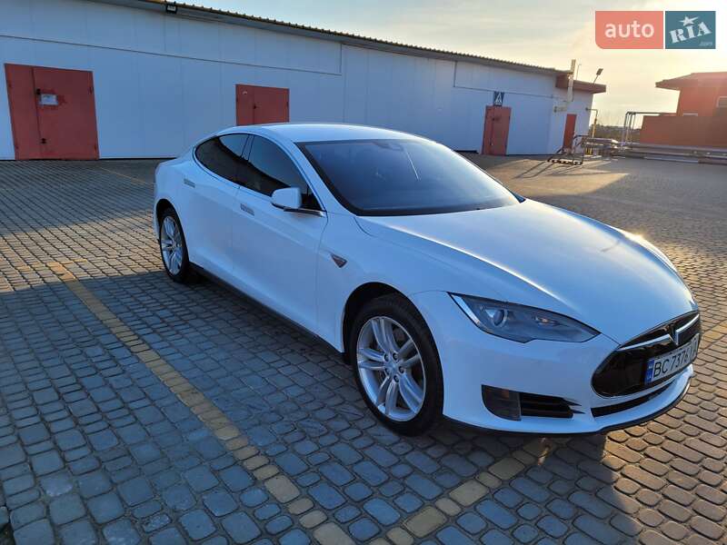 Tesla-8