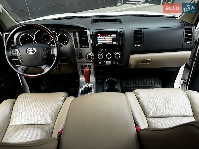 Toyota Sequoia 2012