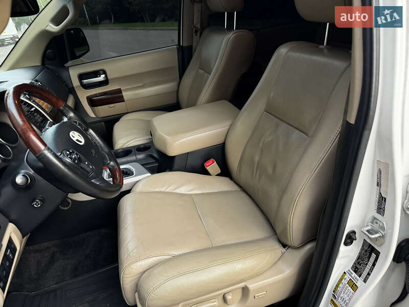 Toyota Sequoia 2012