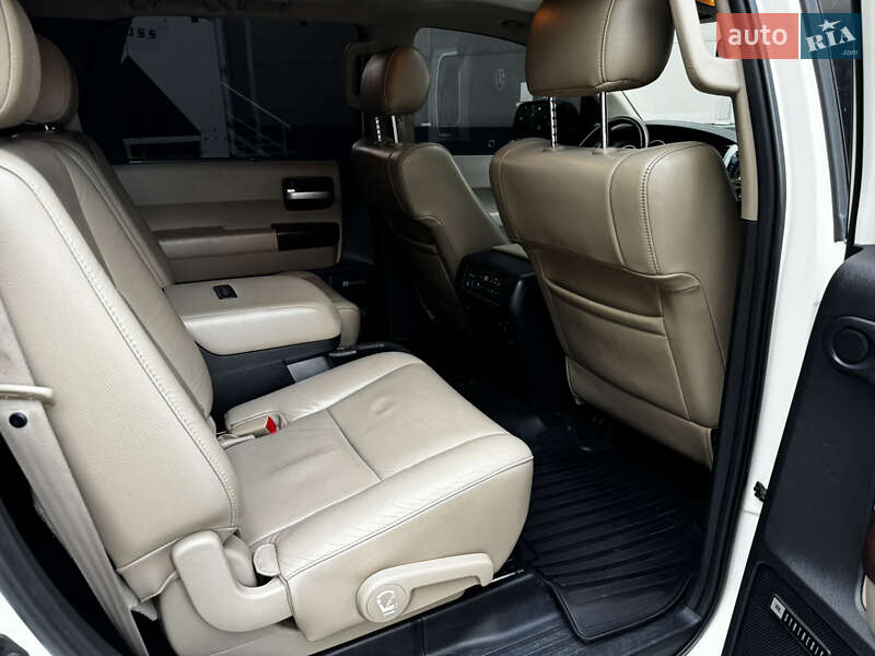 Toyota Sequoia 2012