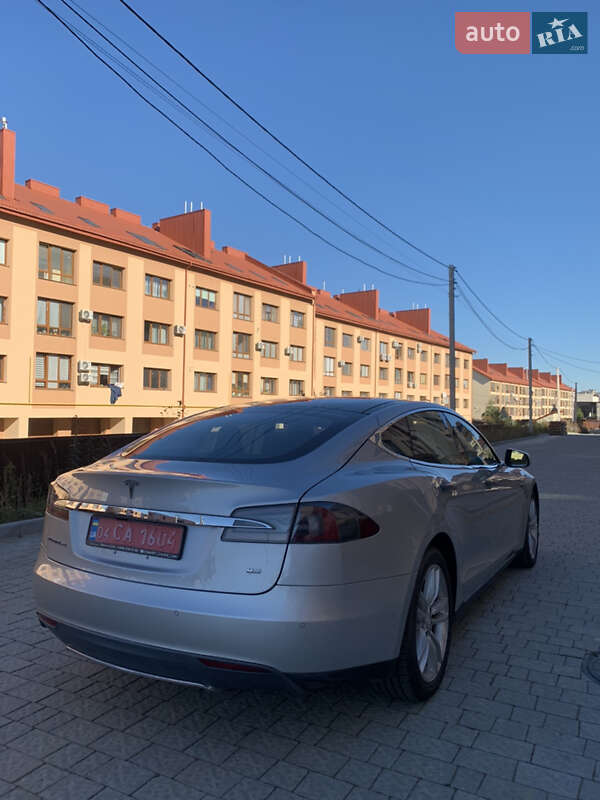 Tesla Model S 2014