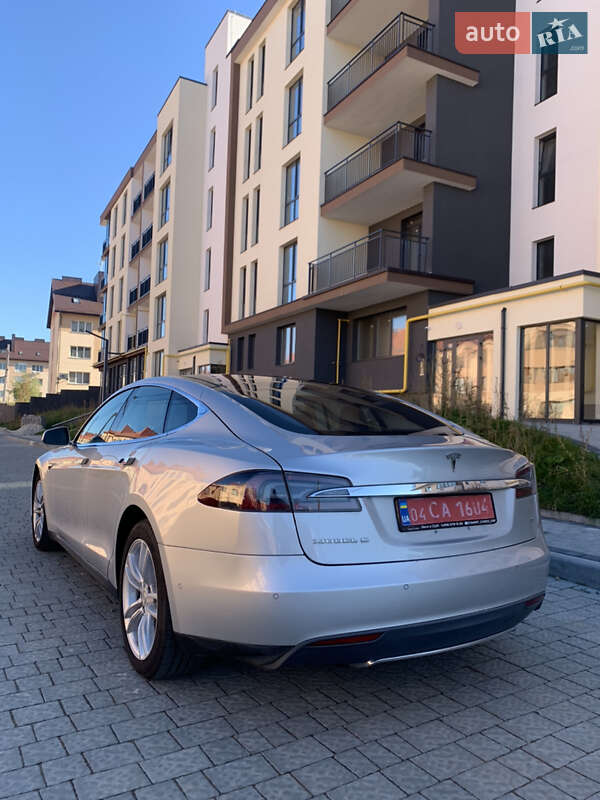 Tesla Model S 2014